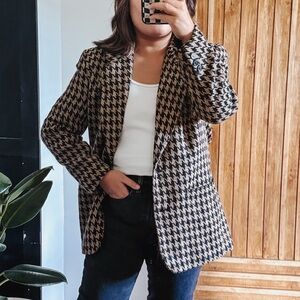 VINTAGE Liz Claiborne Wool Classic Relaxed Fit Houndstooth Blazer. Size 8P